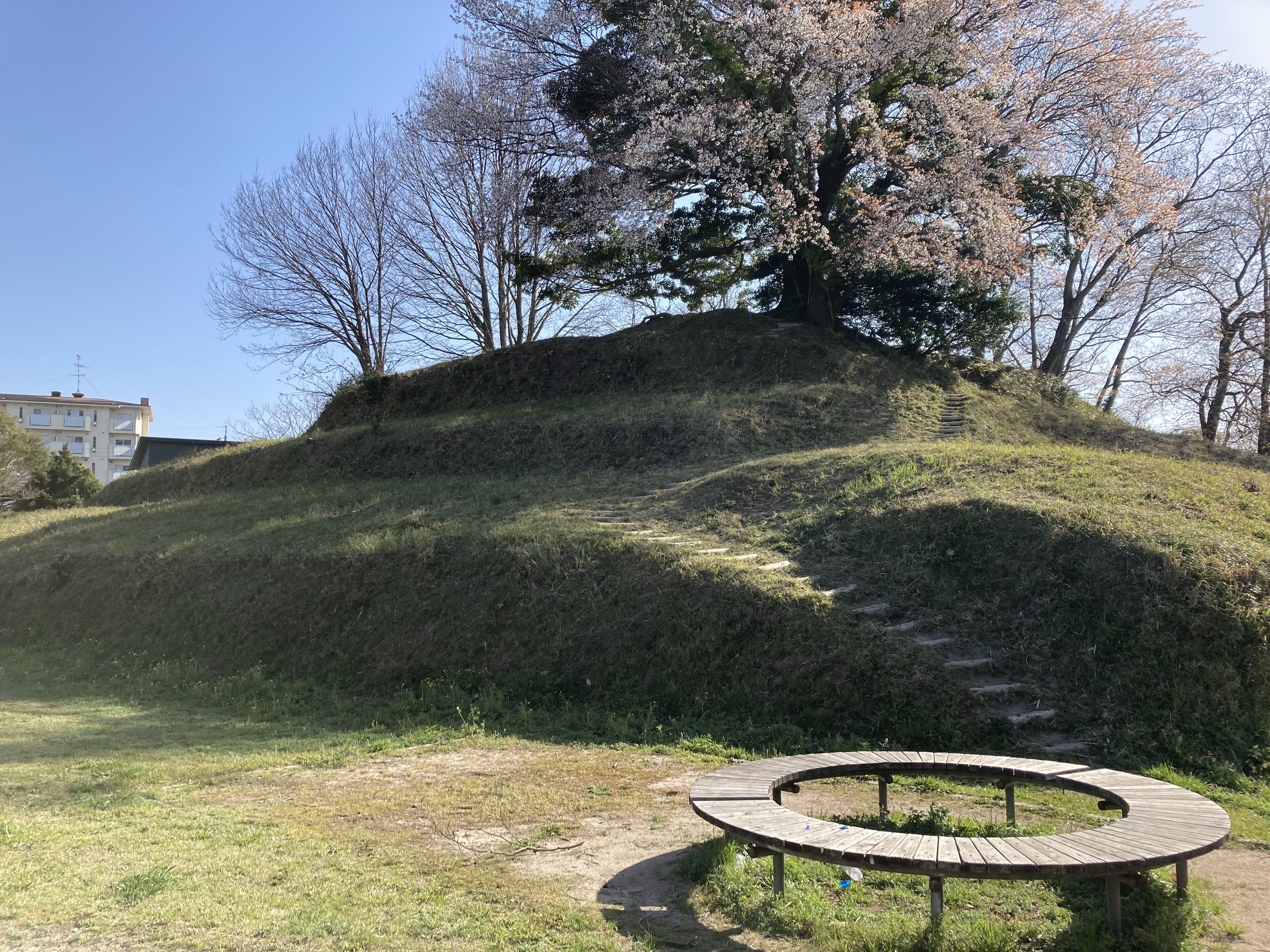 大庭鶏塚古墳